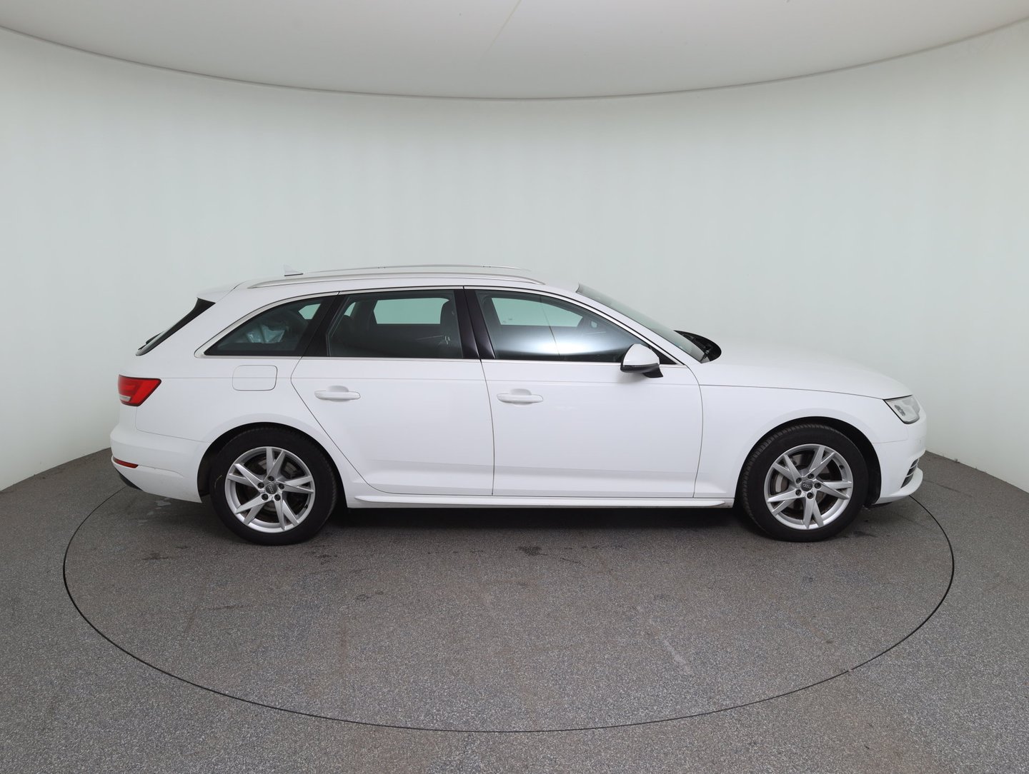 Audi A4 Avant 2.0 TDI quattro Sport | Bild 4 von 37