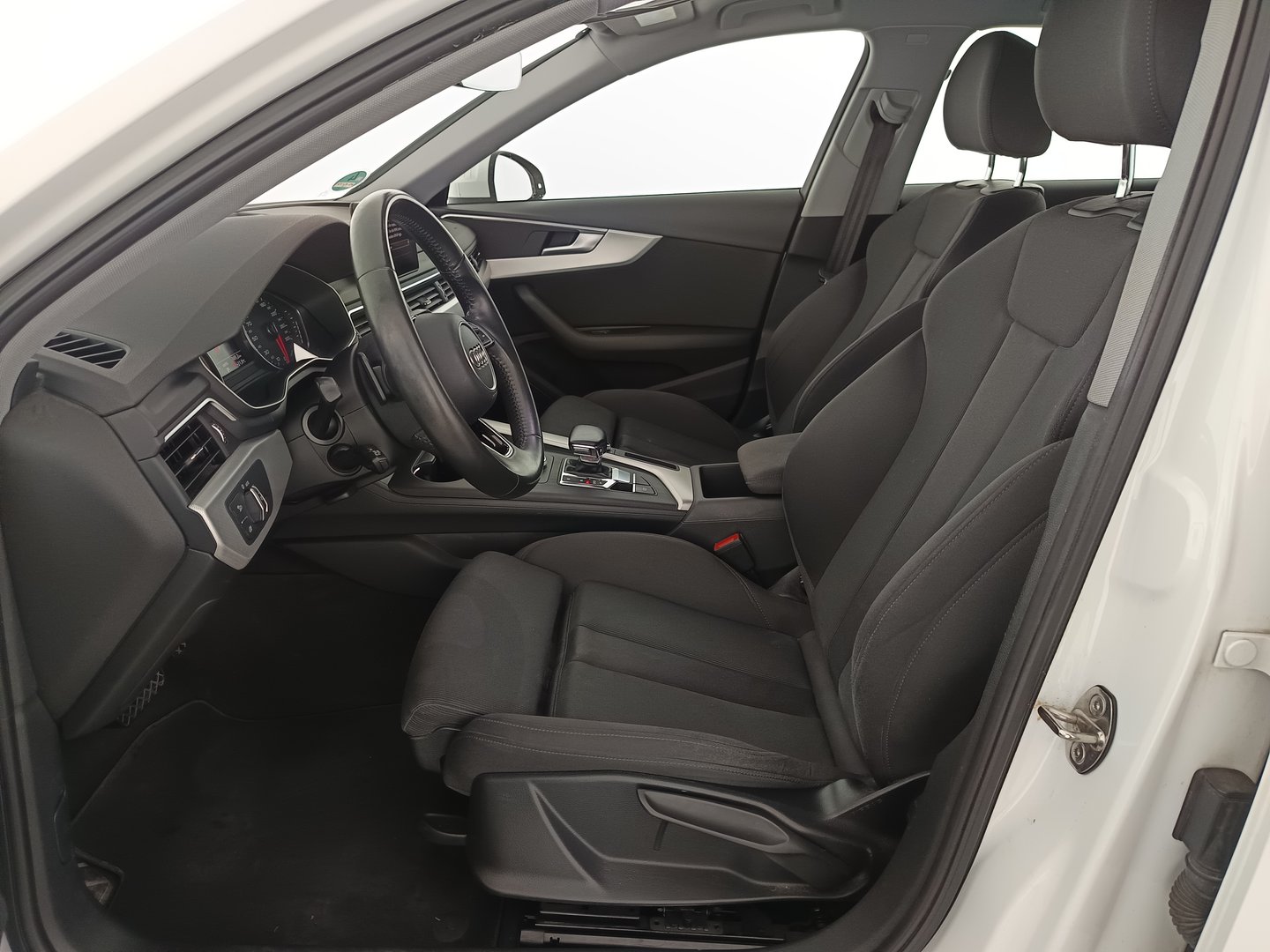 Audi A4 Avant 2.0 TDI quattro Sport | Bild 13 von 37