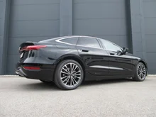 Audi A6 Sportback e-tron in Mythosschwarz Metallic