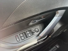 Peugeot 2008 PureTech 100 S&S Allure 6-Gang-Manuell in Weiß