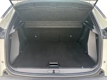 Peugeot 2008 PureTech 100 S&S Allure 6-Gang-Manuell in Weiß