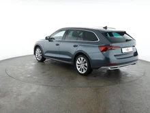 Škoda Octavia Combi 4x4 SCOUT TDI DSG in QUARZ-GRAU METALLIC