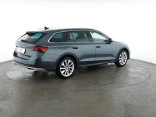 Škoda Octavia Combi 4x4 SCOUT TDI DSG in QUARZ-GRAU METALLIC