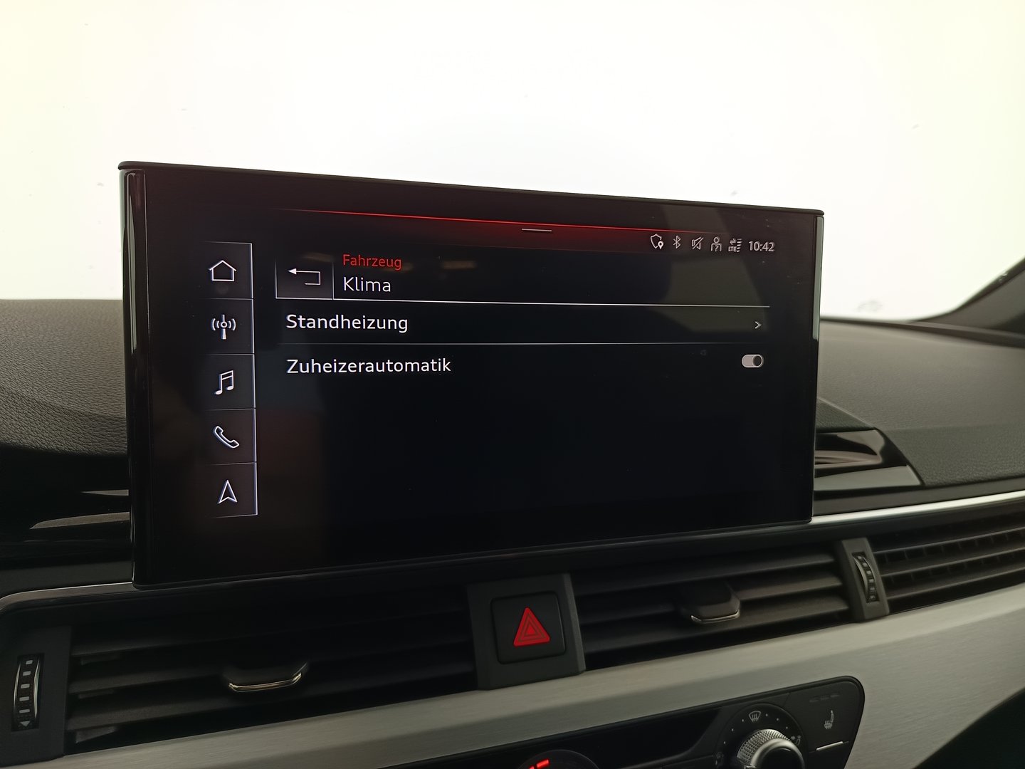 Audi A4 Avant 40 TDI quattro S line | Bild 27 von 36
