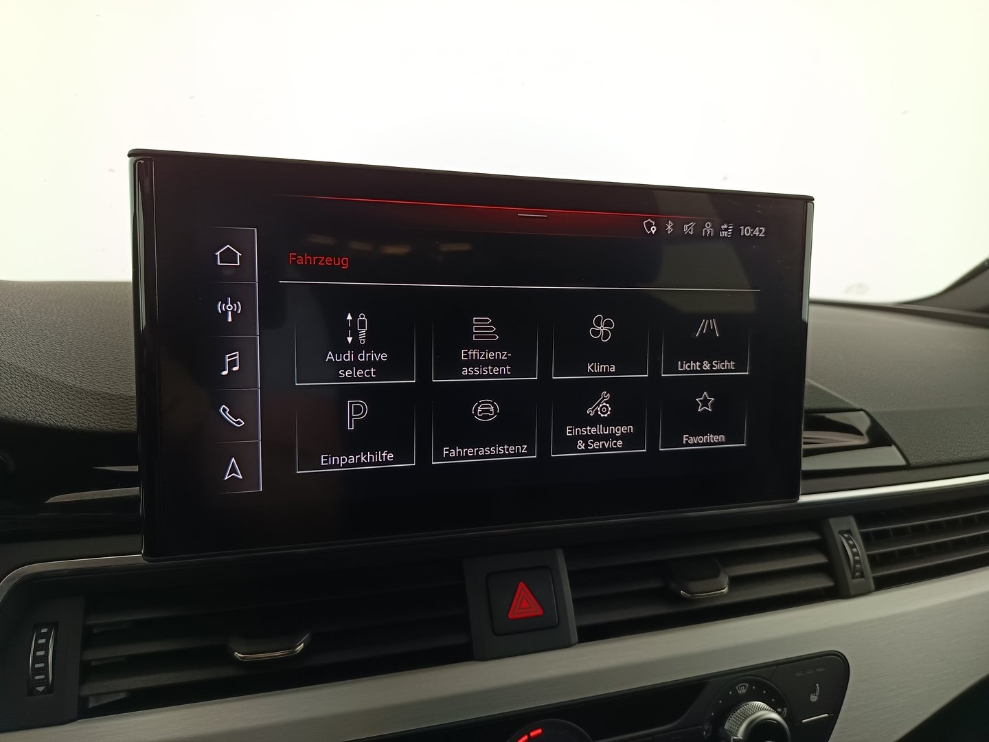 Audi A4 Avant 40 TDI quattro S line | Bild 23 von 36