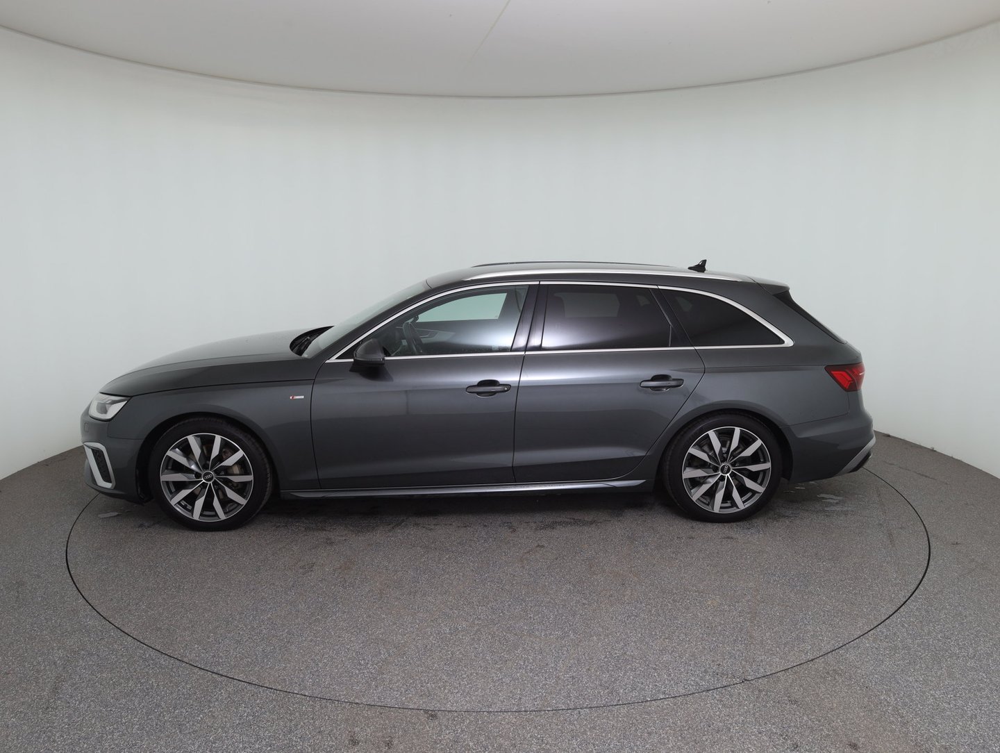 Audi A4 Avant 40 TDI quattro S line | Bild 8 von 36