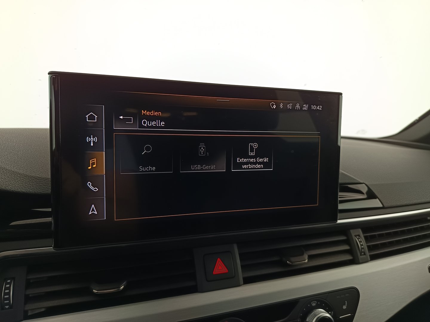 Audi A4 Avant 40 TDI quattro S line | Bild 30 von 36