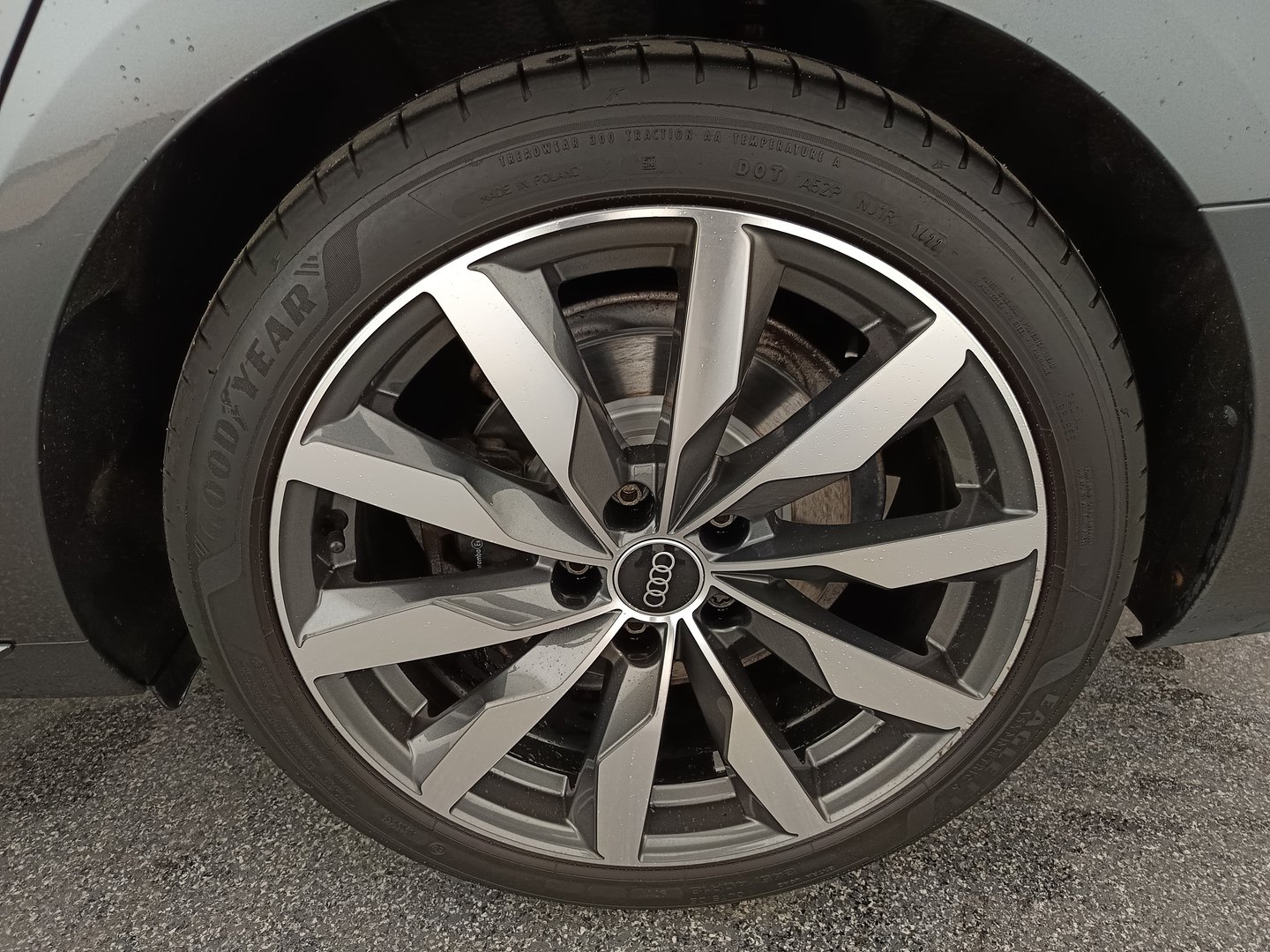 Audi A4 Avant 40 TDI quattro S line | Bild 9 von 36