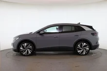 VW ID.4 Pro 4MOTION 210 kW Business in Mondsteingrau Dach schwarz