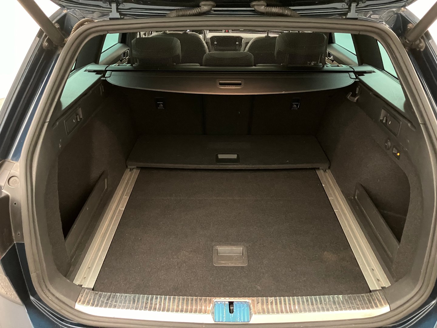 VW Passat Variant Elegance TSI ACT OPF DSG | Bild 28 von 34