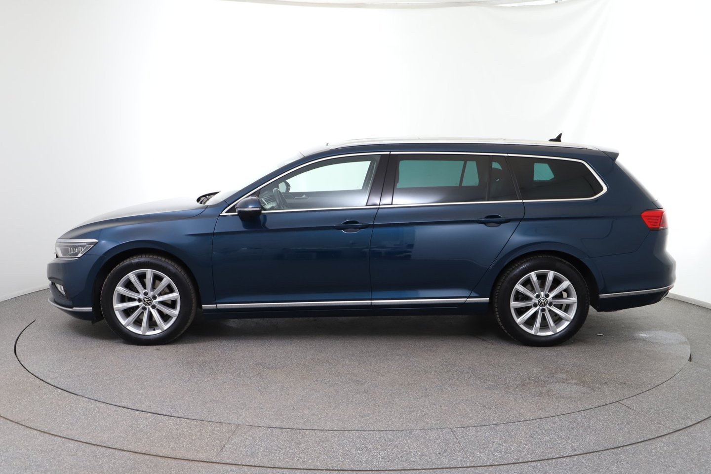 VW Passat Variant Elegance TSI ACT OPF DSG | Bild 2 von 34