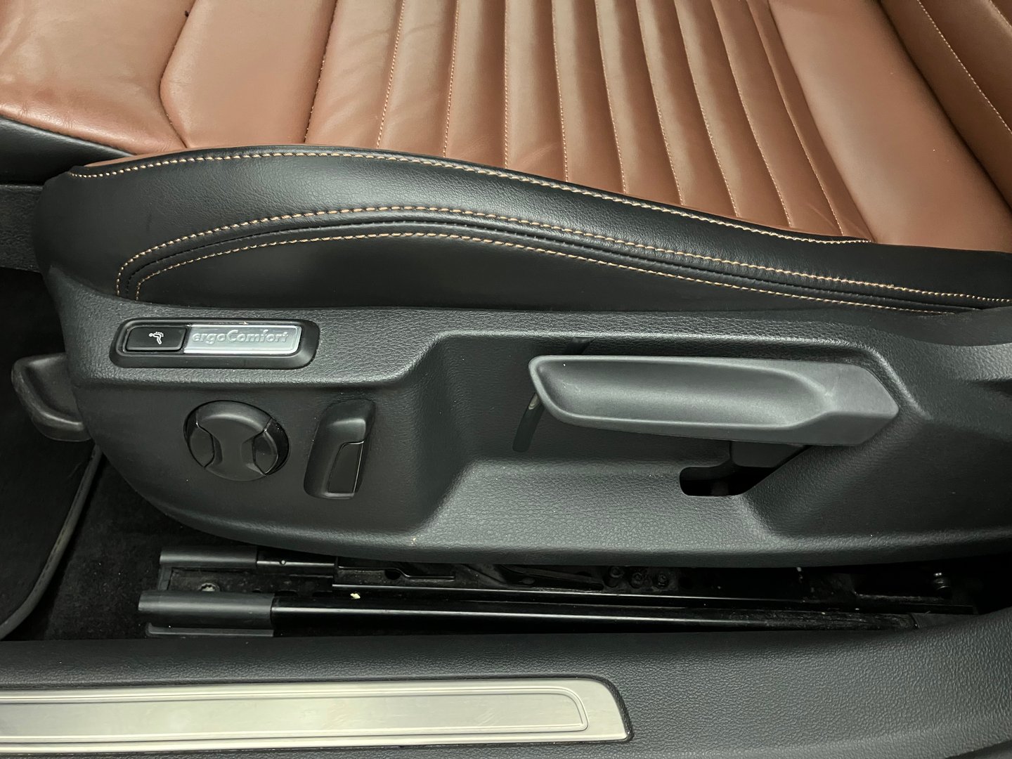 VW Passat Variant Elegance TSI ACT OPF DSG | Bild 12 von 34