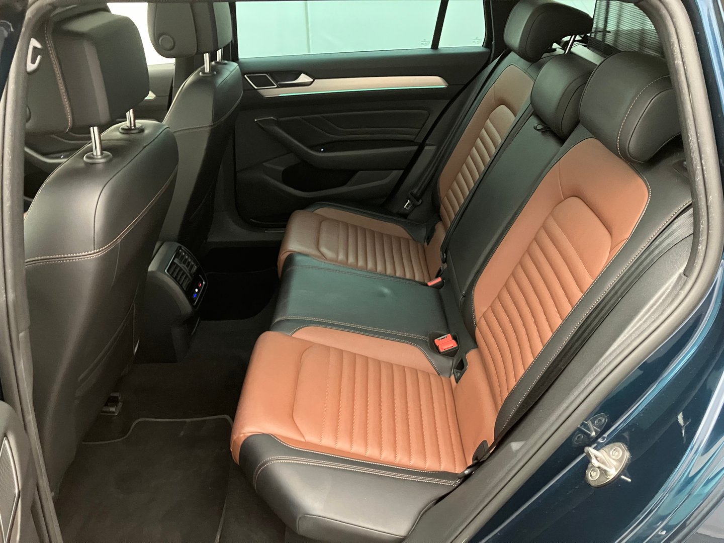 VW Passat Variant Elegance TSI ACT OPF DSG | Bild 26 von 34