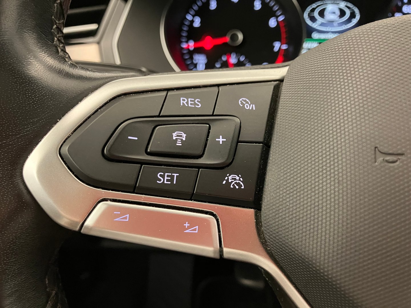 VW Passat Variant Elegance TSI ACT OPF DSG | Bild 17 von 34