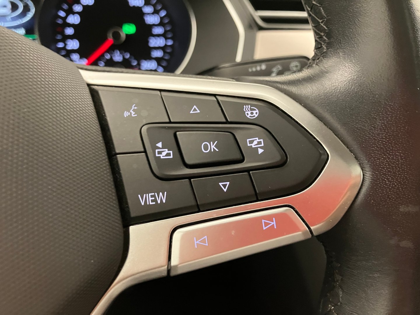 VW Passat Variant Elegance TSI ACT OPF DSG | Bild 18 von 34