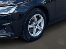 Audi A4 Avant 30 TDI basis in schwarz - metallic