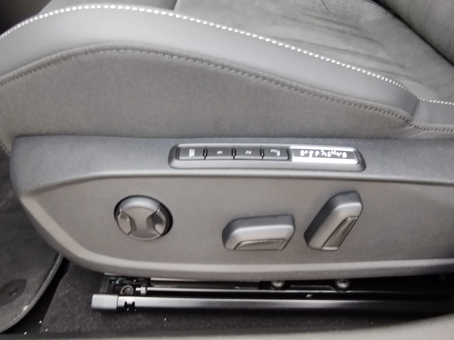 Bild eines VW Golf Rabbit mHEV DSG