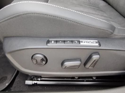 Bild eines VW Golf Rabbit mHEV DSG