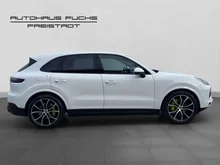 Porsche Cayenne E-Hybrid Platinum Edition in weiß