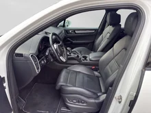 Porsche Cayenne E-Hybrid Platinum Edition in weiß