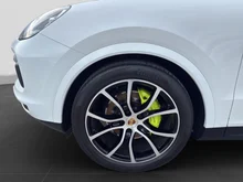 Porsche Cayenne E-Hybrid Platinum Edition in weiß