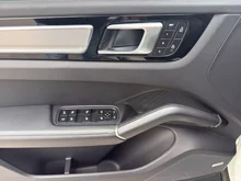 Porsche Cayenne E-Hybrid Platinum Edition in weiß