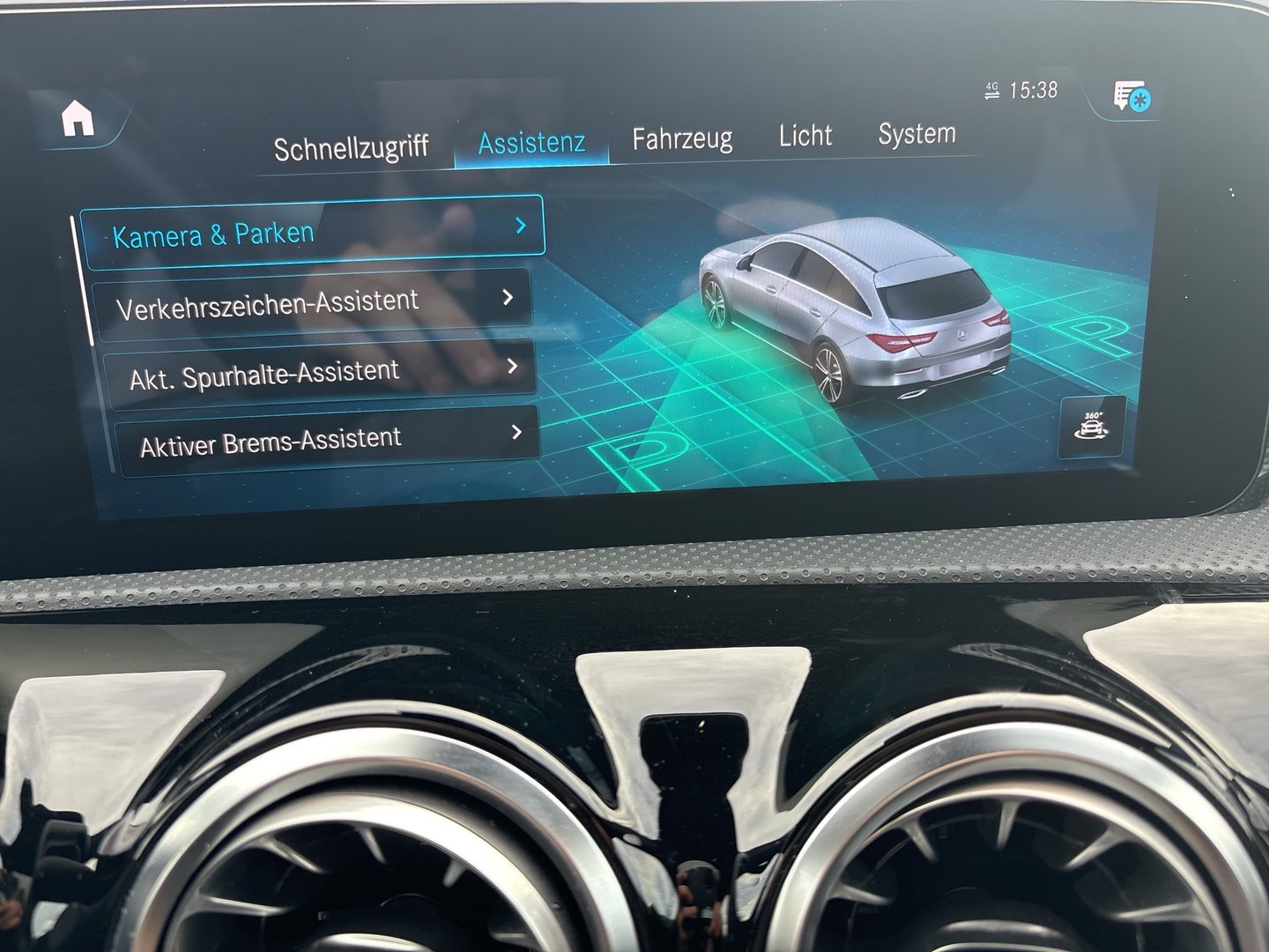 Mercedes CLA 200 d Shooting Brake Aut. | Bild 18 von 26