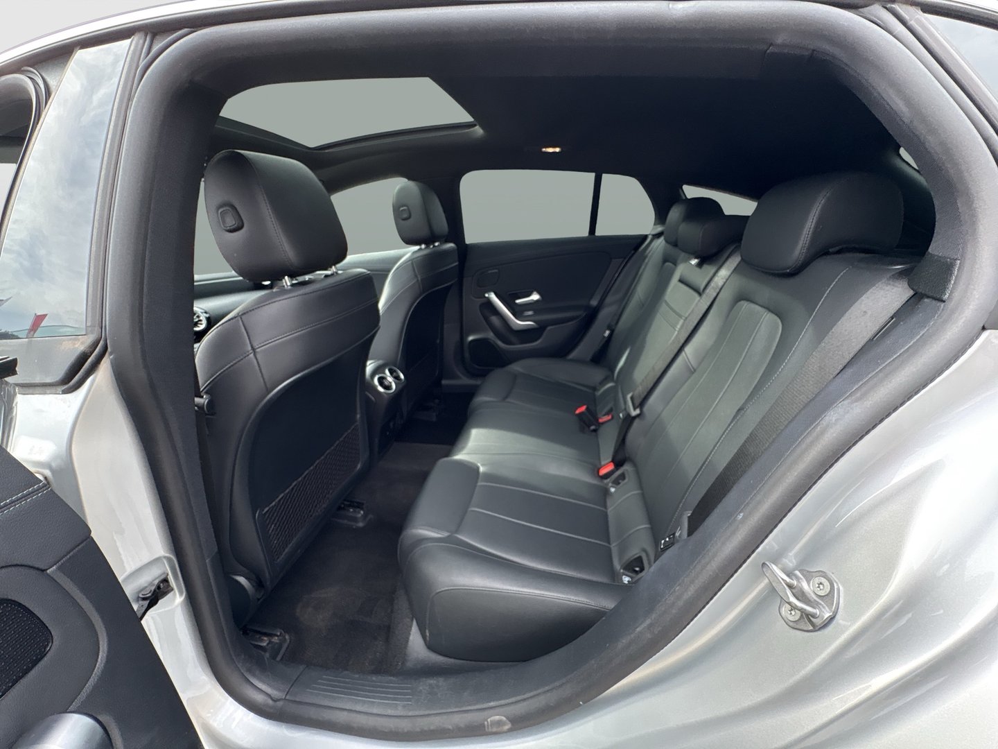 Mercedes CLA 200 d Shooting Brake Aut. | Bild 20 von 26