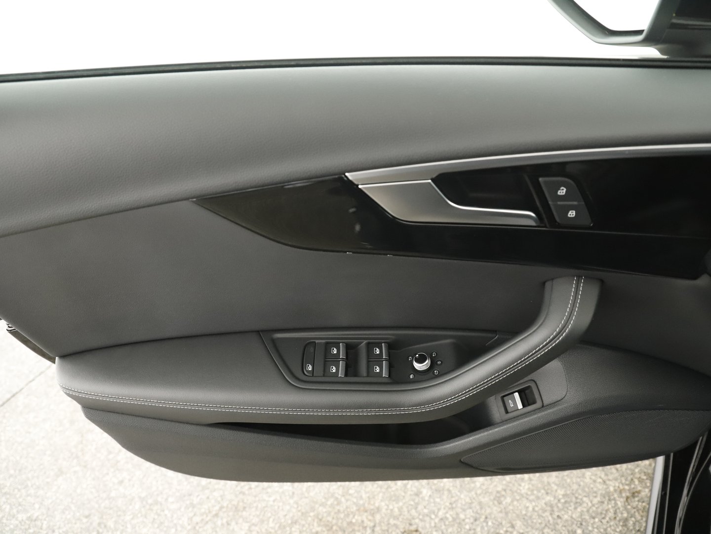 Audi A4 Avant 40 TFSI quattro S-line S-tronic | Bild 17 von 24