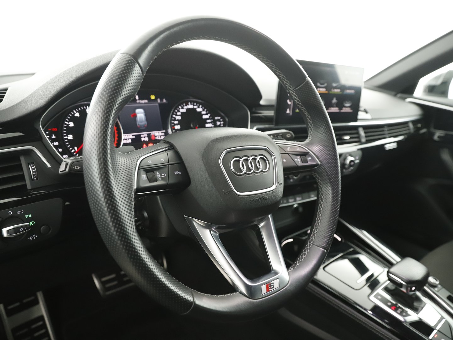 Audi A4 Avant 40 TFSI quattro S-line S-tronic | Bild 6 von 24
