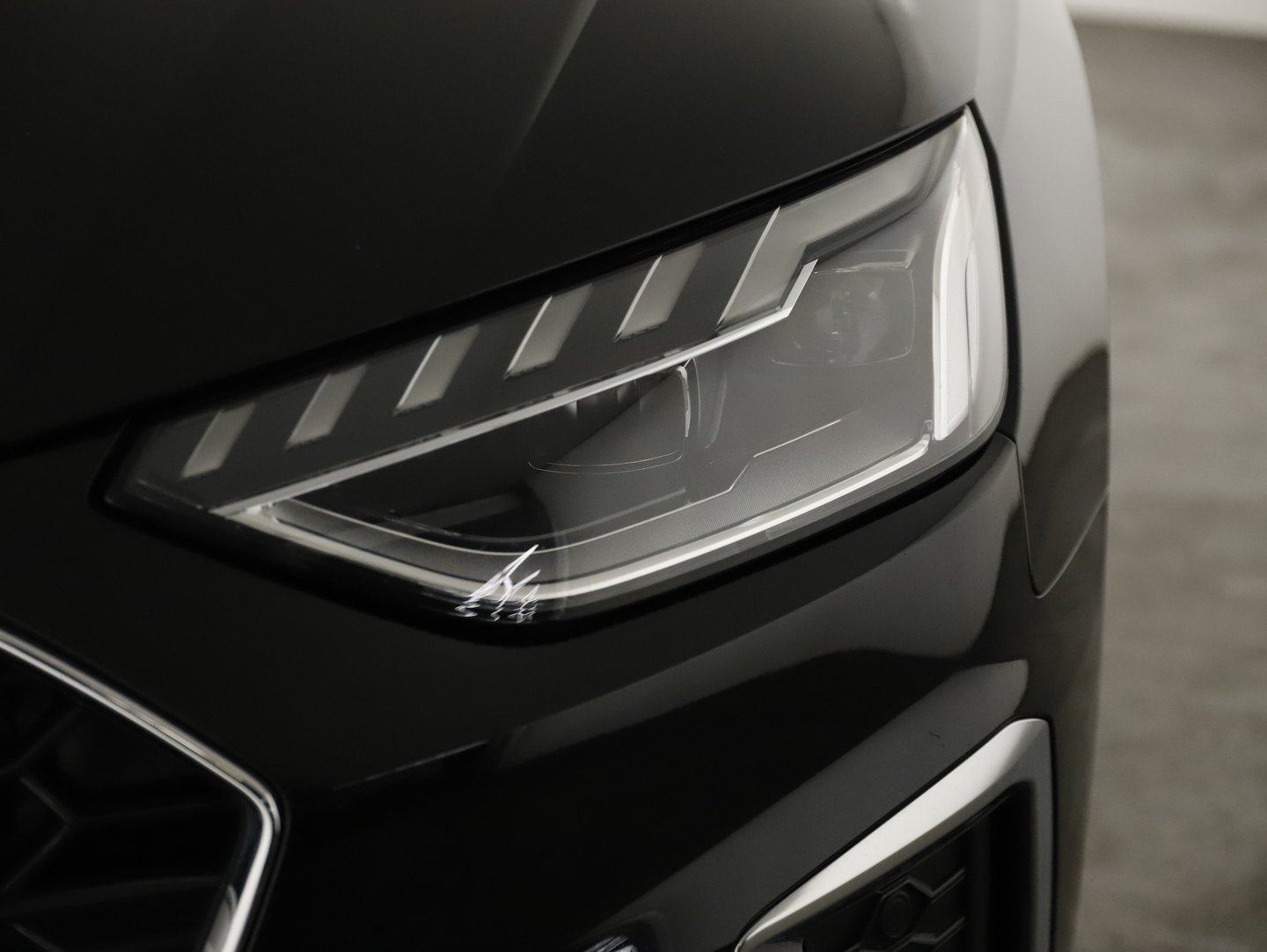 Audi A4 Avant 40 TFSI quattro S-line S-tronic | Bild 23 von 24