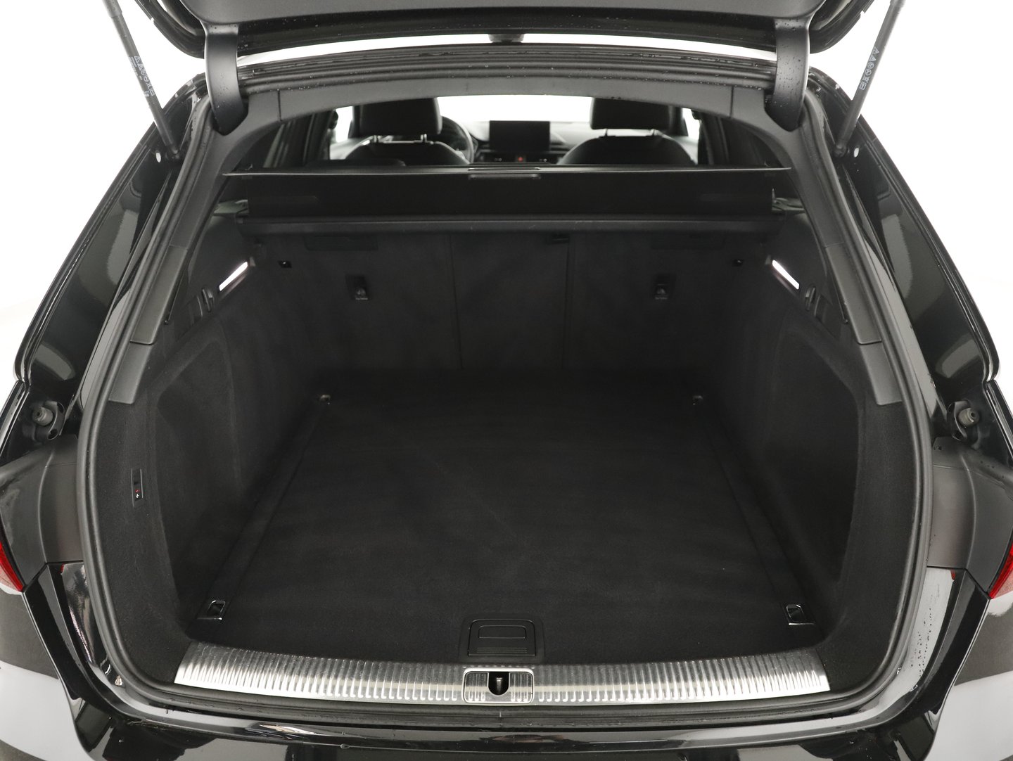 Audi A4 Avant 40 TFSI quattro S-line S-tronic | Bild 19 von 24