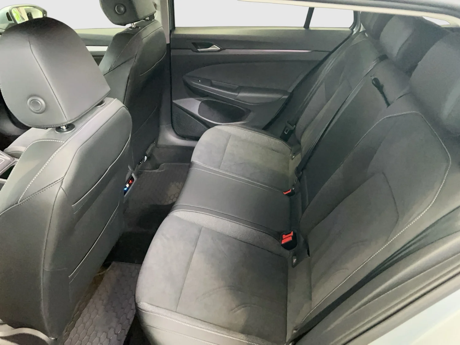 Bild eines Golf Variant Business mHeV DSG