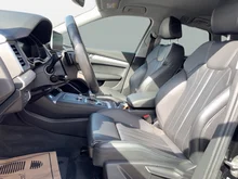Audi Q5 quattro sport in MYTHOSSCHWARZ METALLIC