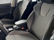 Škoda Octavia Combi Selection TSI mHEV DSG in Moon-Weiß Metallic