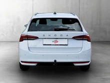 Škoda Octavia Combi Selection TSI mHEV DSG in Moon-Weiß Metallic