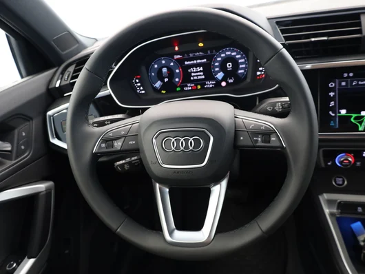 Bild eines Q3 35 TDI admired