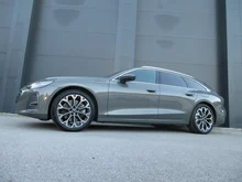 Audi A6 Avant e-hybrid quattro 220 kW in Chronosgrau Metallic