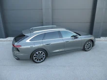 Audi A6 Avant e-hybrid quattro 220 kW in Chronosgrau Metallic