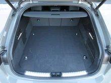 Audi A6 Avant e-hybrid quattro 220 kW in Chronosgrau Metallic