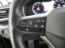 SEAT Leon Style 2.0 TDI in 0E Mitternachtsschwarz