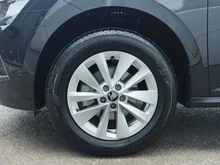 Škoda Kamiq Selection TSI in Black-Magic Perleffekt
