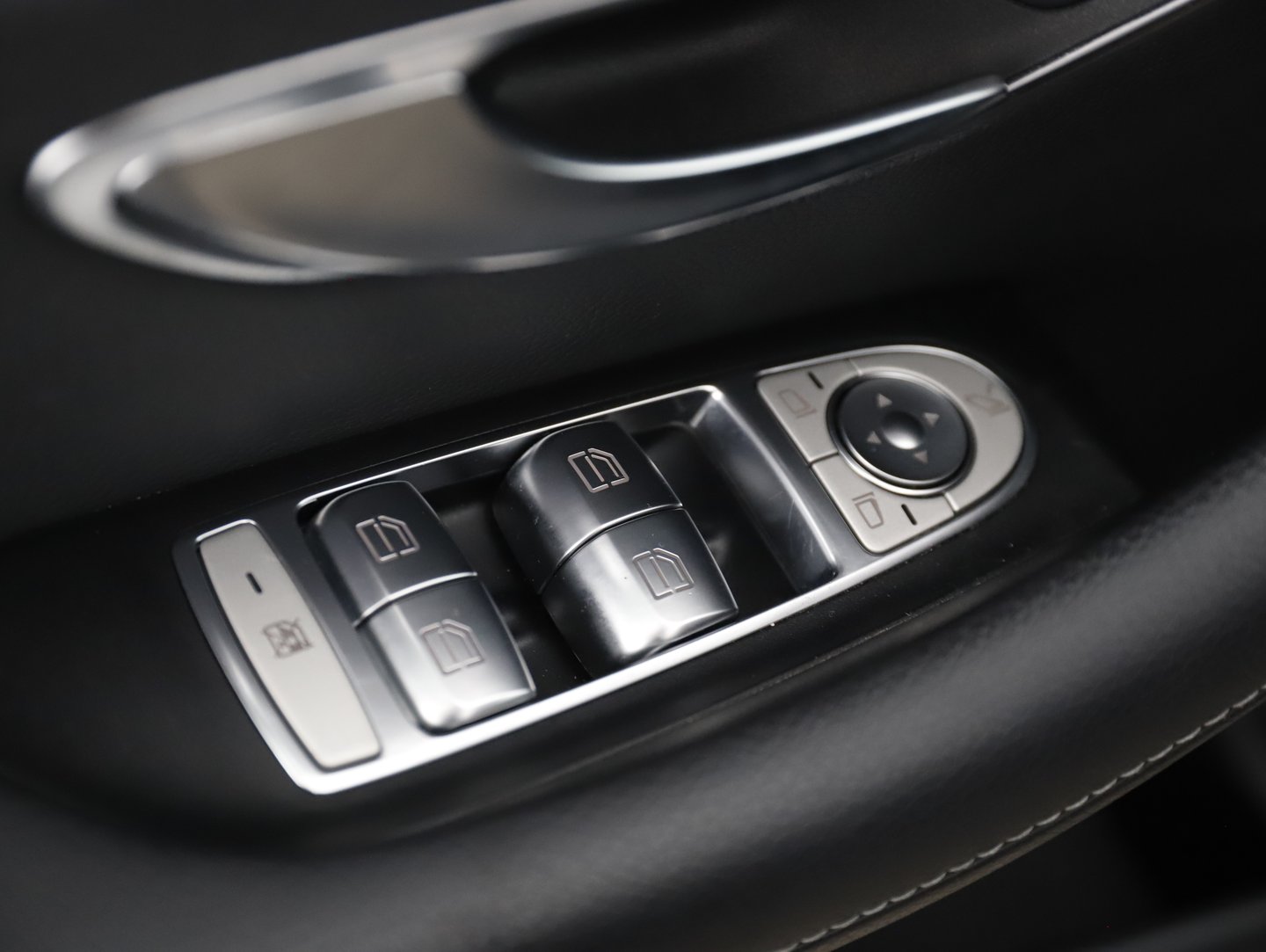 Mercedes E 300 de PHEV T 4Matic Aut. | Bild 11 von 35