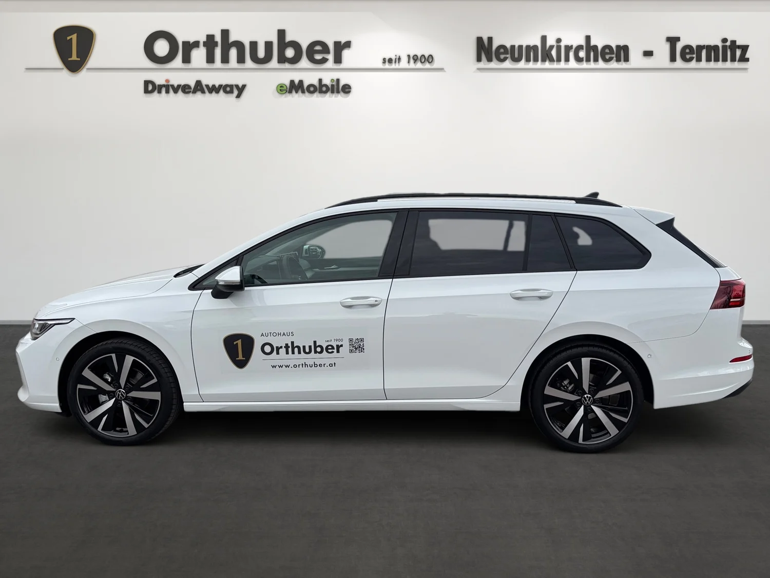 Bild eines VW Golf Variant Business mHeV DSG