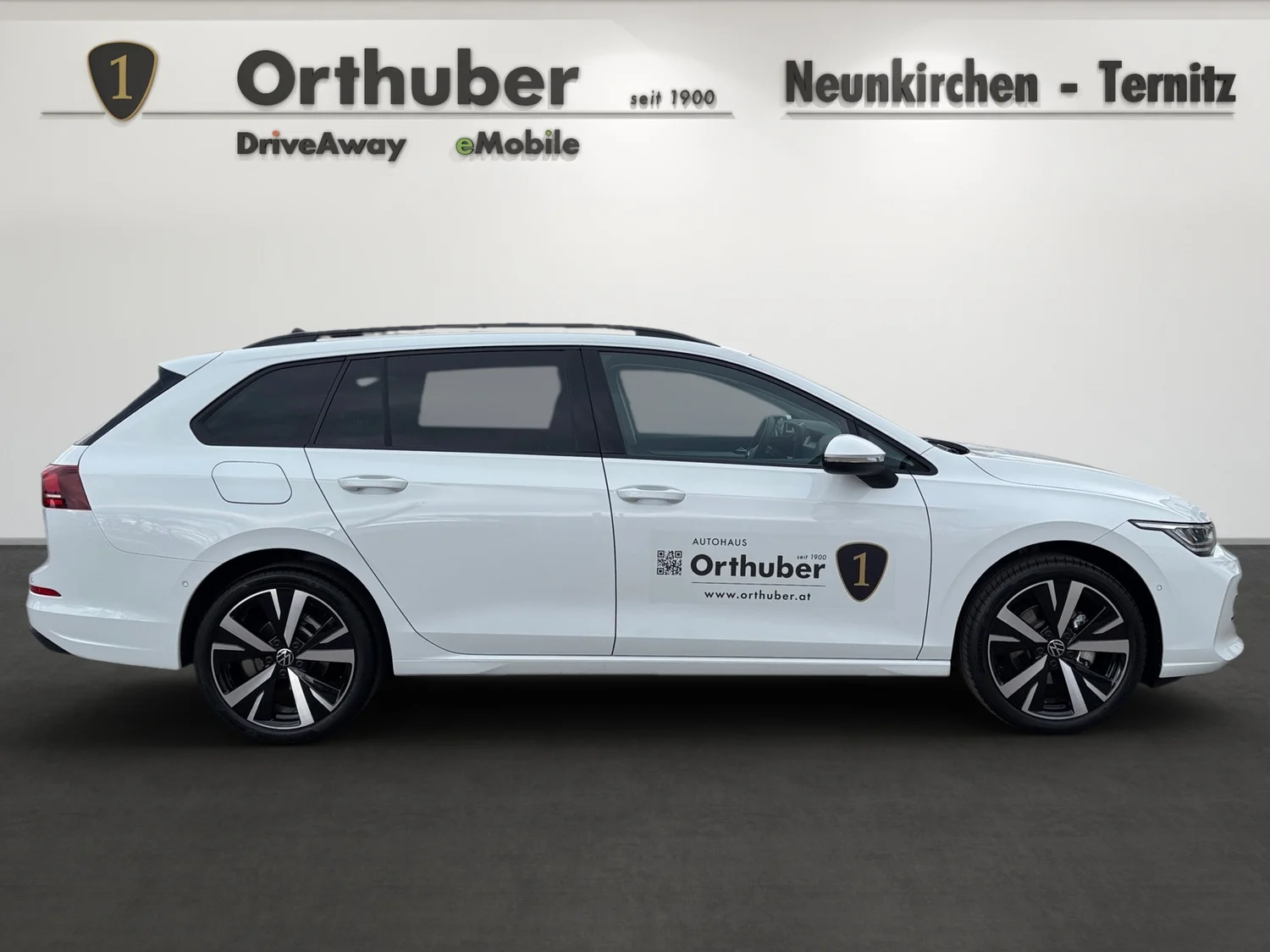 Bild eines VW Golf Variant Business mHeV DSG