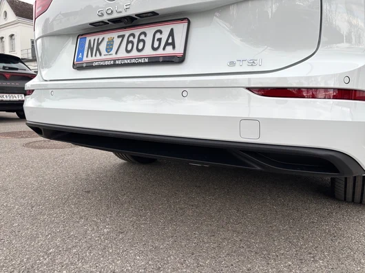 Bild eines VW Golf Variant Business mHeV DSG