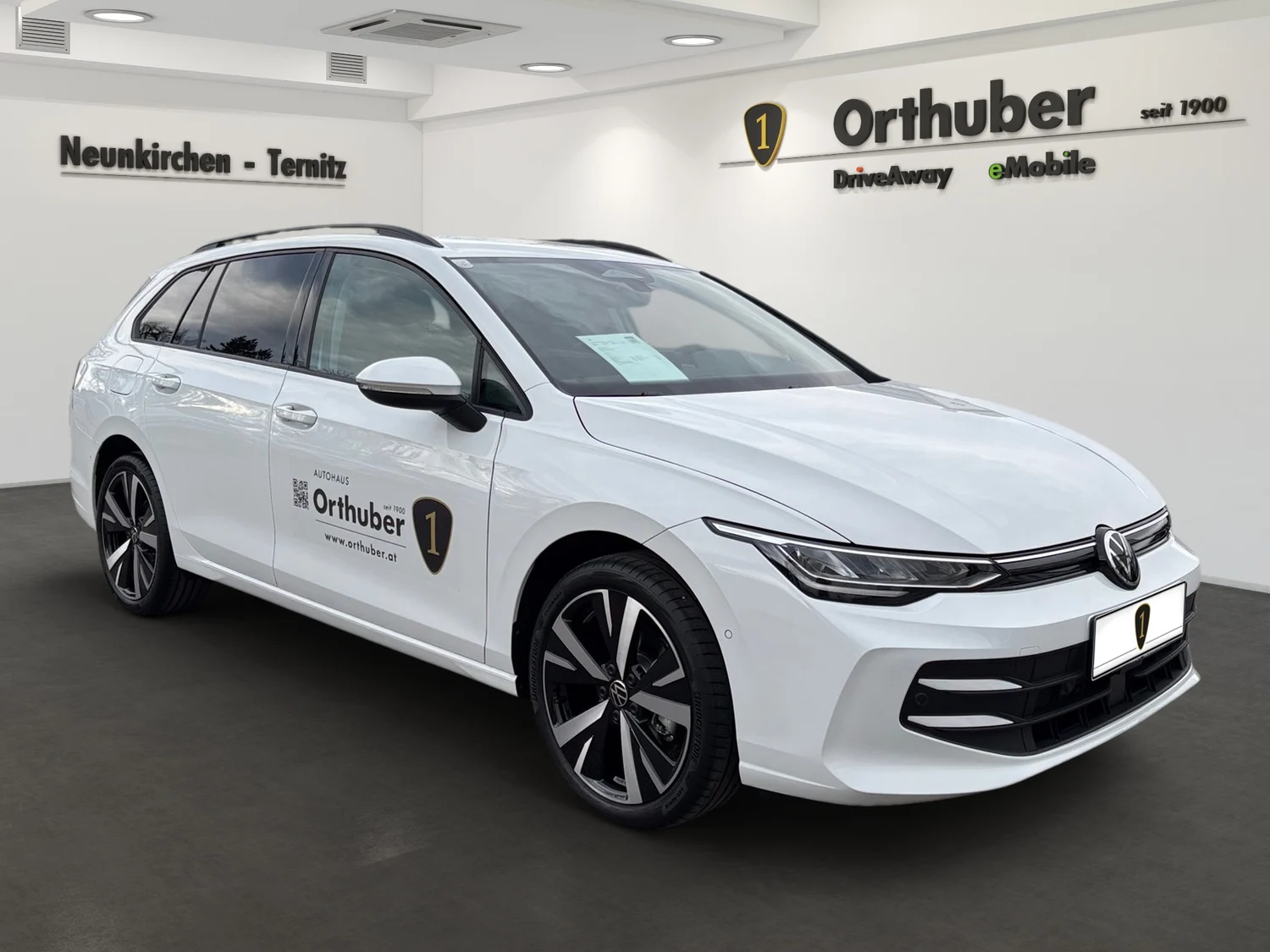 Bild eines VW Golf Variant Business mHeV DSG