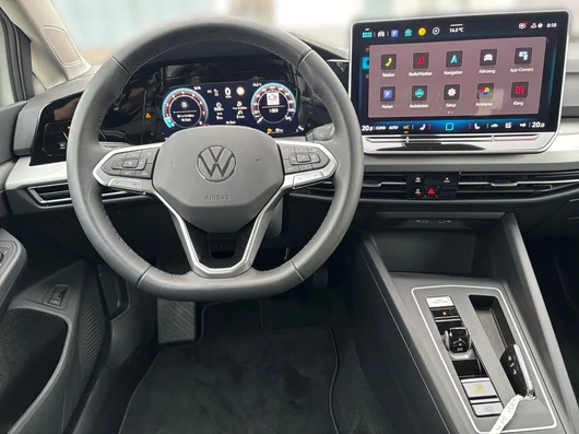 Bild eines VW Golf Variant Business mHeV DSG