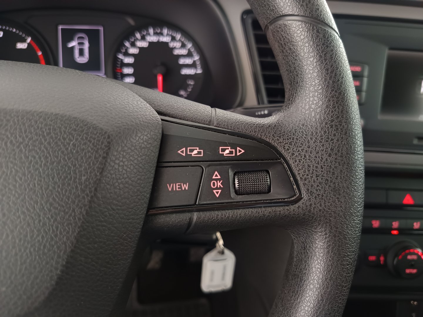 SEAT Leon Kombi Reference TDI | Bild 17 von 31