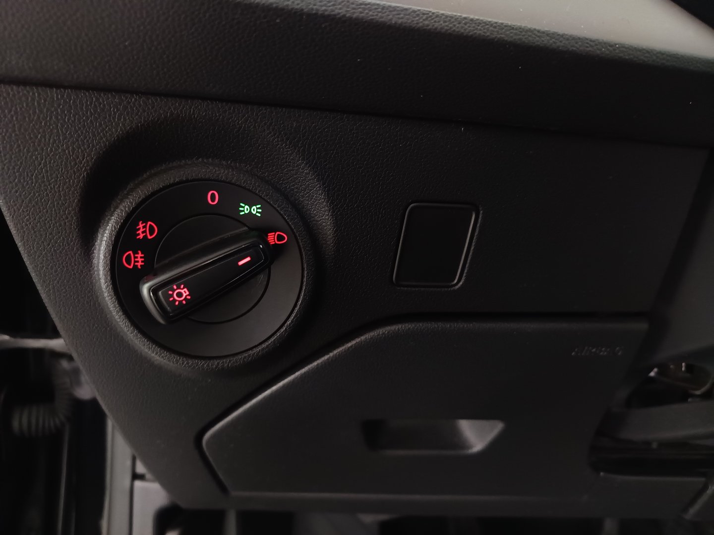 SEAT Leon Kombi Reference TDI | Bild 12 von 31